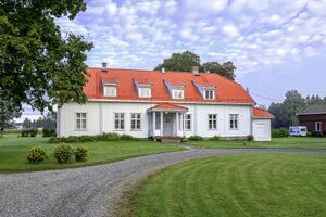 Sørum prestegård 220905.jpg