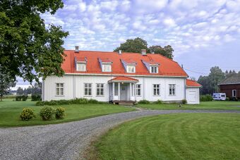 Sørum prestegård 220905.jpg