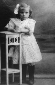 Ruth Husa f. 1914 (bnr 90-lc).