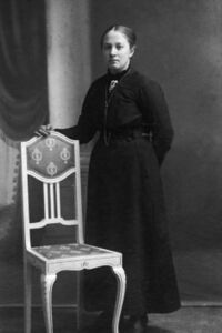 Marie Tangen (21), konfirmasjonsbilde 1916.