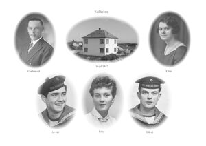 Huset på bnr 7 Solheim med familien rundt. Øvst Gudmund og Elida, og nedst frå venstre Arvid, Edny og Eilert.