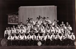 Sagdalen skoles guttemusikkorps ved sitt 20-årsjubileum 1951. Thon døde senere samme år.