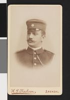 25. Sam Eyde i militæruniform - no-nb digifoto 20160414 00550 bldsa EYDE00051b.jpg