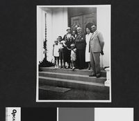 52. Sam Eyde med familie ved Semb hovedgård - no-nb digifoto 20160502 00076 bldsa EYDE 5 17A 142.jpg
