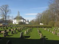 8. Sande kirkegård Vestfold 2012.jpg