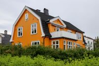 Mansardtak med fall på to sider, villaen «Aaslien» på Bekkelagshøgda, Oslo. Foto: Leif-Harald Ruud (2022).