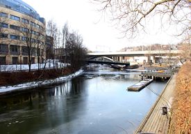 Sandvikselva sett fra Løkketangen i Sandvika, februar 2016. Foto: Stig Rune Pedersen