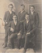 Sangkvartetten "Skraalhalsen", 1913, Stord. Ole øverst til høyre. Foto: Ukjent