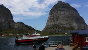 Sanna Sande Træna 12.07.2014 kai.jpg