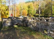 Husmurene etter tømmervillaen fra 1897 er godt bevart. Foto: Stig Rune Pedersen