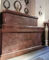 Sarkofagene til Oscar II og Sofie i Riddarholmskyrkan. Foto: Trond Nygård
