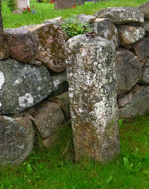 Sarpsborg, Ingedal kirke tjoringspost (00).jpg