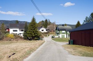 Sauherad, Østtveitvegen-1.jpg