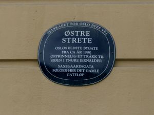 Saxegaardsgata blå plakett.JPG