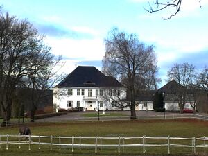 Semb hovedgård 2016.JPG