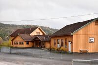 Rustadveien 339, Opdalen skole og grendehus. Foto: Roy Olsen (2008).