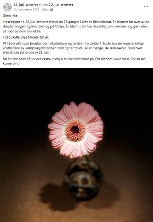 Silje Merete Fjellbu 1993–2011 22. juli-senterets bursdagsblomst 13.11.2022.JPG