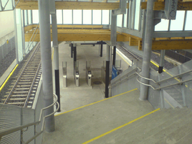 Sinsen stasjon (2003), fra adkomstene langs Trondheimsveien. Foto: Pneumaman~commonswiki (2006).