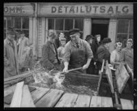 480. Sjømatmarked - no-nb digifoto 20151105 00153 NB MIT FNR 06575A.jpg