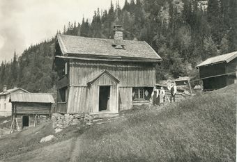 Skårberg vestre, Atrå, Telemark - Riksantikvaren-T168 01 0021.jpg