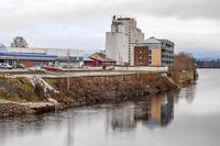 Strand Unikorns anlegg på Skarnes ligger tett inntil Glåma. Foto: Leif-Harald Ruud (2023).