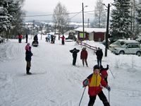 Skihytta ved Bråteskogen gir rom for uteaktivteter sommer og vinter. 2006.