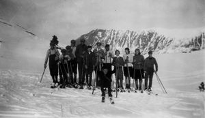 Skitur paa Halsfjellet paa Tustna trul. 1931.jpg