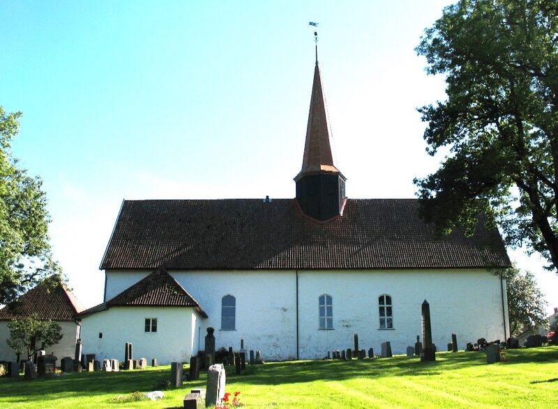 Fil:Skjeberg kirke (Sarpsborg) nord.jpg