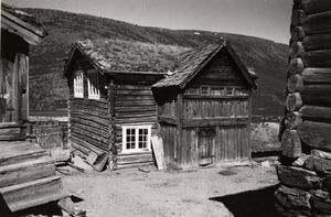 Skjesar, Oppland - Riksantikvaren-T124 01 0095.jpg