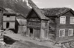 Skjesar, Oppland - Riksantikvaren-T124 01 0097.jpg