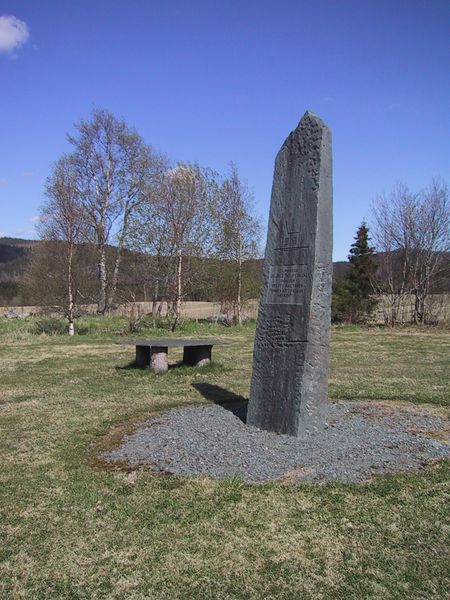 Fil:Skjolstad gamle kirkegard.JPG