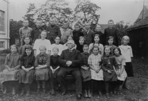 Skoleklasser i Vestfossen (oeb-183425).jpg