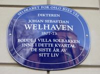 Skovveien 39: Blå plakett for Johan Sebastian Welhaven, som bodde her. Foto: Stig Rune Pedersen