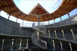 Fra innsiden av Arne Henriksens mesterverk. Foto: JHG / Budstikka (2011).