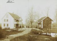 Sletten gård Foto: Narve Skarpmoen (1899).