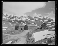 12. Smørstabbtindene - no-nb digifoto 20160225 00164 NB MIT FNR 06025.jpg