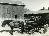 Vognlass med møbler underveis til Kongsberg.