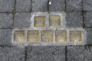 Snublesteiner Kristiansund Borøchstein.JPG