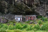 Helleren i Jøssingfjorden er en av kommunens mest kjente attraksjoner. Foto: Leif-Harald Ruud (2012).