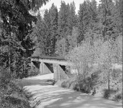 Kolstad bru i jernbanens tid. Foto: Carl Frederik Thorsager/Museene i Akershus (1968).