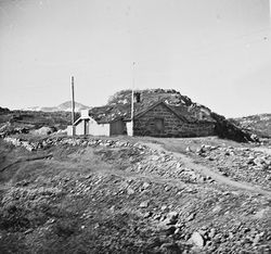 Solheimsbrakka ved Bjørnfjell stasjon var en av tyvetalls anleggsbrakker i stein som ble bygget for anlegget. Under siste del av slaget om Narvik var denne hovedkvarter for de tyske styrkene.