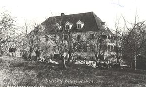 Solvang pensjonatskole for unge piker.jpg