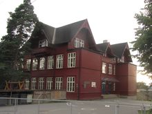 Schiøtz var lærer ved Nordstrand middelskole i Solveien 113 fra 1908 til 1916. Fra 1997 har Rudolf Steiner-skolen på Nordstrand holdt til i bygningen. Foto: Stig Rune Pedersen