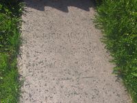 4. Sorenskriver Erik Hauge gravminne.jpg