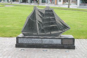 Spaniergravstedet Kristiansund minnesmerke.JPG