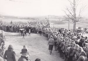 Speideropptog ved Haug kirke 1947 (oeb-228766).jpg