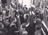 Speiderne utenfor kirken. Foto: Rolf Korvald