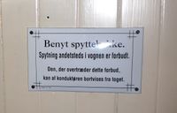 Spytning utenfor spyttebakke ikke tillatt. Foto Steinar Bunæs