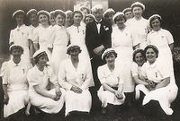 Steinkjer Damekor på sangerstevne med «nydirigenten», Ludvig Moe Weigner på Støren i 1937