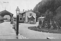 Støren stasjon fra 1864, sett fra nord. Ukjent/Jernbanemuseet